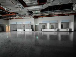 Suites 123 (D8), Retail #571646381